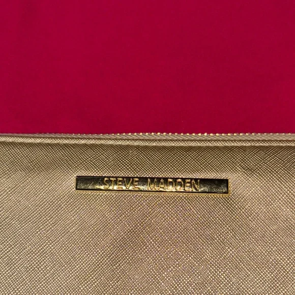 Steve Madden Metallic Gold Wristlet - Picture 2 of 6